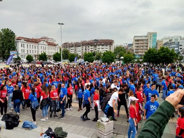 Maturanti plesali u istom ritmu i ove godine